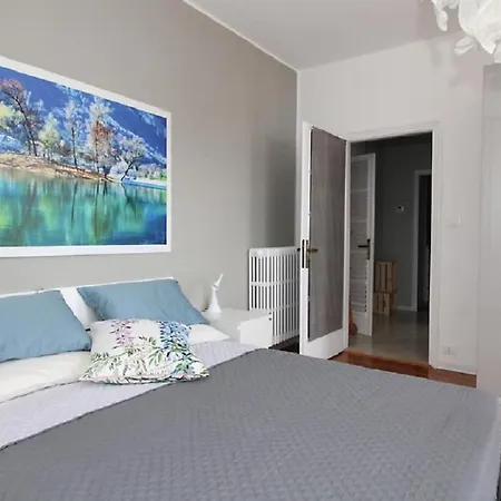 Alyna Apartment *